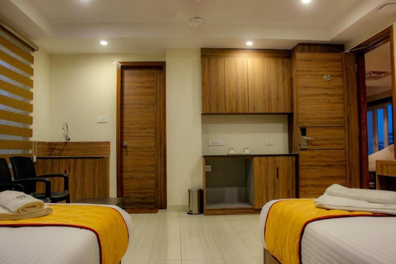 Rr Mount Elite Suites Csennai Kültér fotó