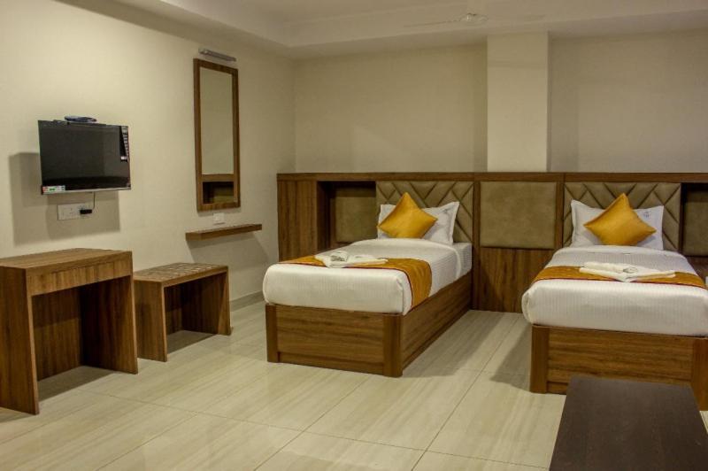 Rr Mount Elite Suites Csennai Kültér fotó