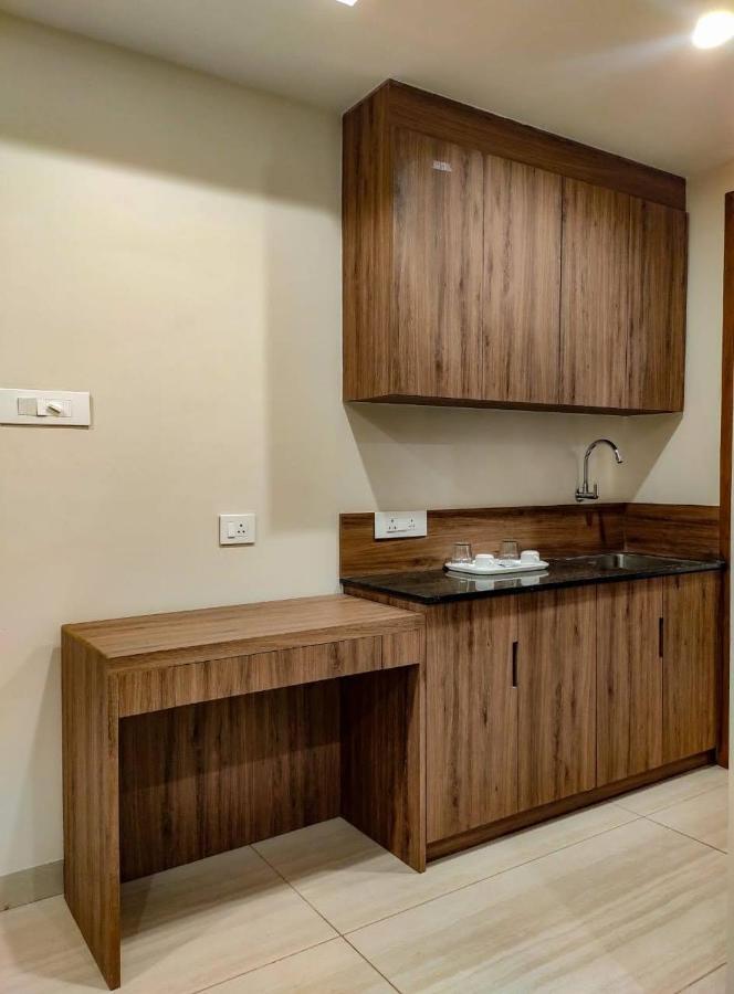 Rr Mount Elite Suites Csennai Kültér fotó