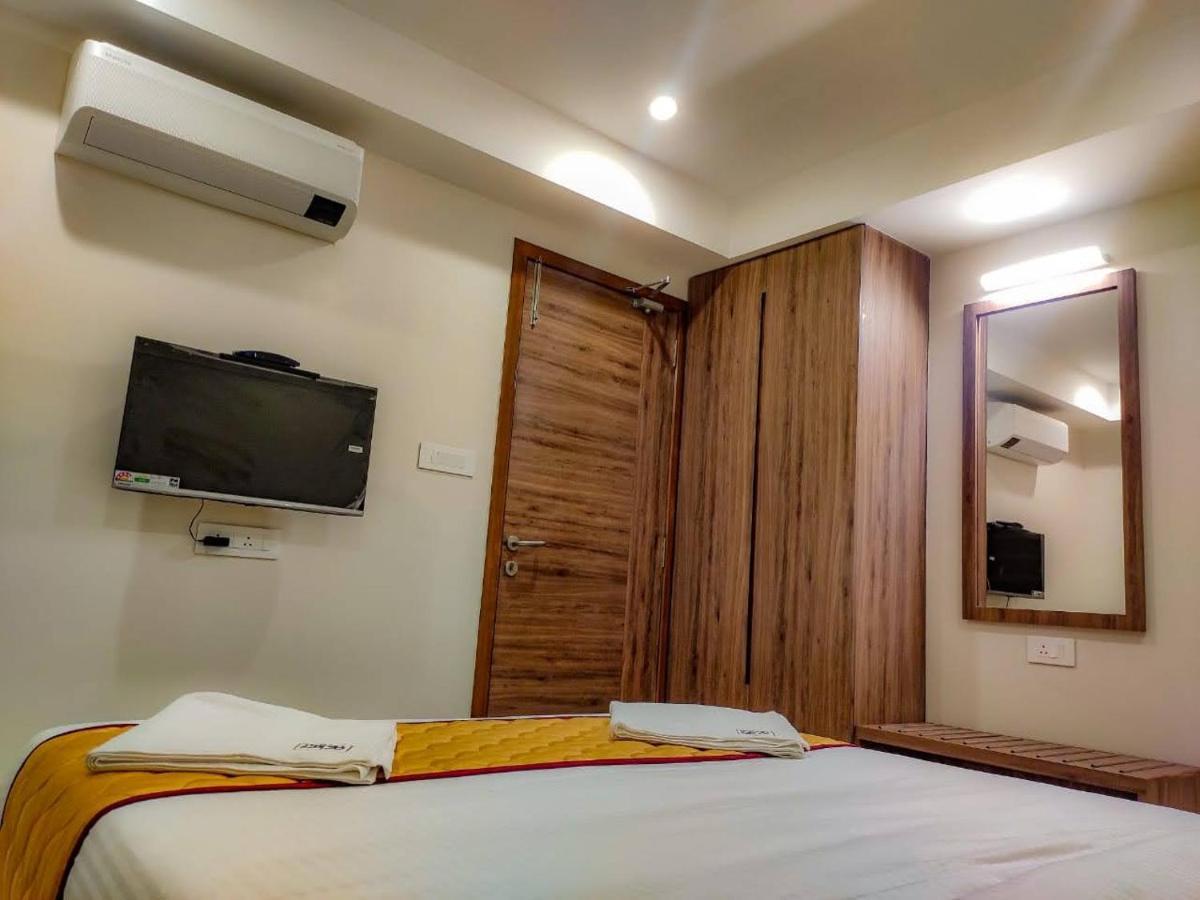 Rr Mount Elite Suites Csennai Kültér fotó