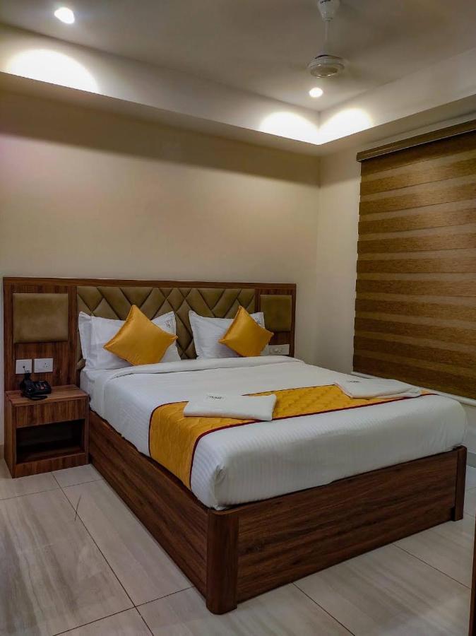 Rr Mount Elite Suites Csennai Kültér fotó