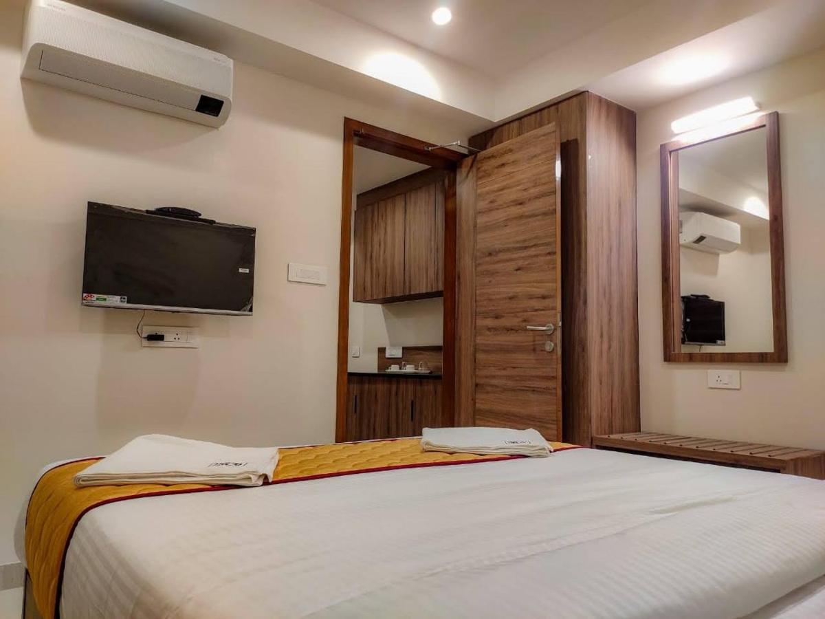 Rr Mount Elite Suites Csennai Kültér fotó