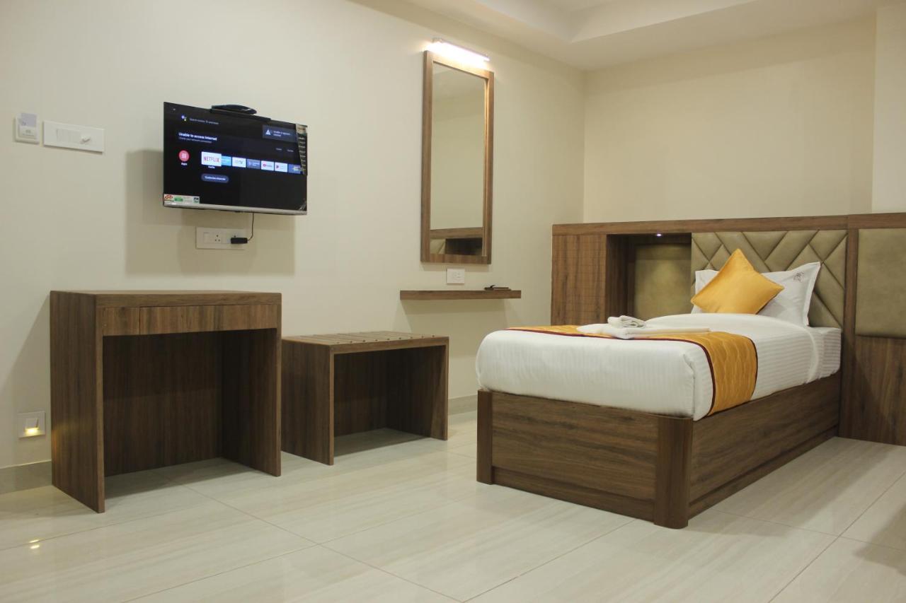 Rr Mount Elite Suites Csennai Kültér fotó